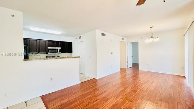 4115 San Marino 101, West Palm Beach, FL 33409