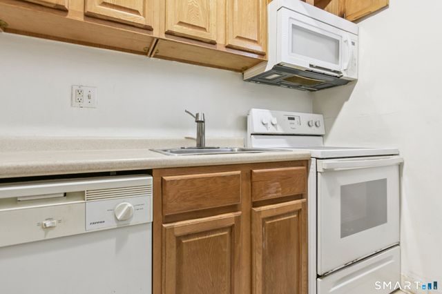 24 Merrill Street APT D1, Hartford, CT 06106