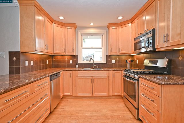 1013 Pleasant Valley Dr, Pleasant Hill, CA 94523