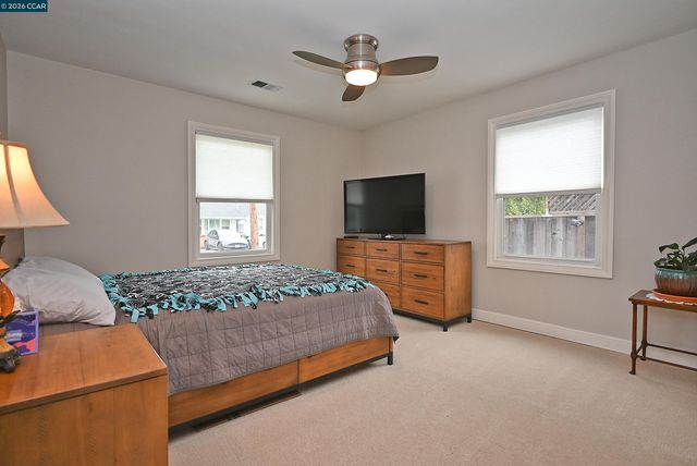 1013 Pleasant Valley Dr, Pleasant Hill, CA 94523