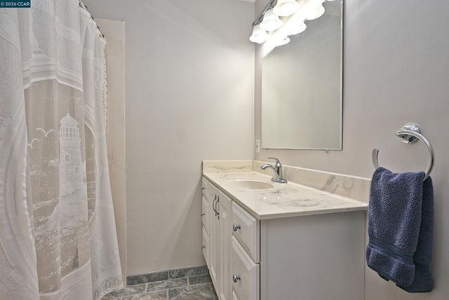 1013 Pleasant Valley Dr, Pleasant Hill, CA 94523