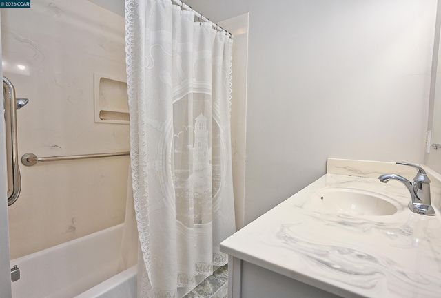 1013 Pleasant Valley Dr, Pleasant Hill, CA 94523