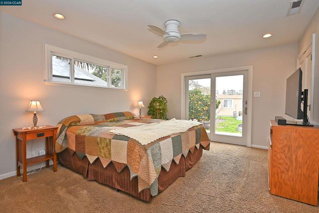 1013 Pleasant Valley Dr, Pleasant Hill, CA 94523