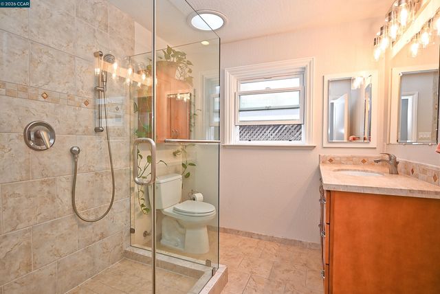 1013 Pleasant Valley Dr, Pleasant Hill, CA 94523