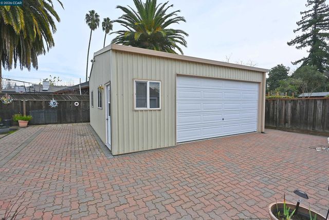 1013 Pleasant Valley Dr, Pleasant Hill, CA 94523