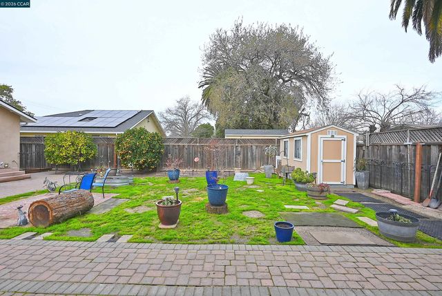 1013 Pleasant Valley Dr, Pleasant Hill, CA 94523