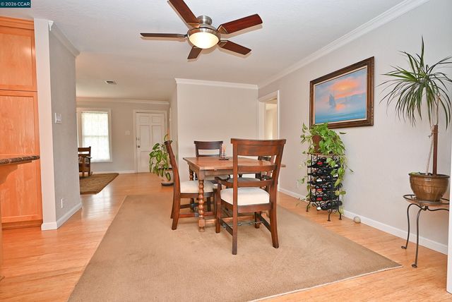 1013 Pleasant Valley Dr, Pleasant Hill, CA 94523