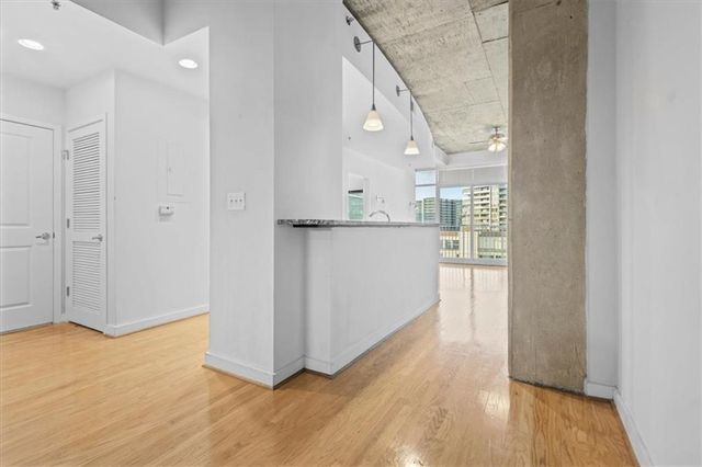 250 Pharr NE Road 1306, Atlanta, GA 30305