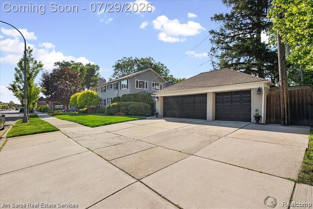 620 Neff Road, Grosse Pointe, MI 48230