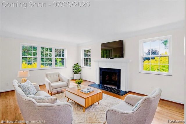 620 Neff Road, Grosse Pointe, MI 48230