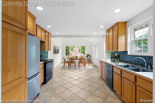 620 Neff Road, Grosse Pointe, MI 48230