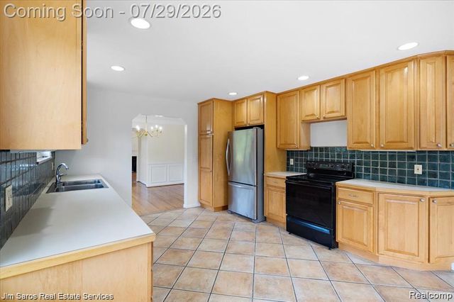 620 Neff Road, Grosse Pointe, MI 48230