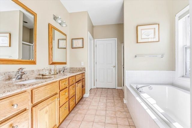 27 Cross Wind, Plymouth, MA 02360
