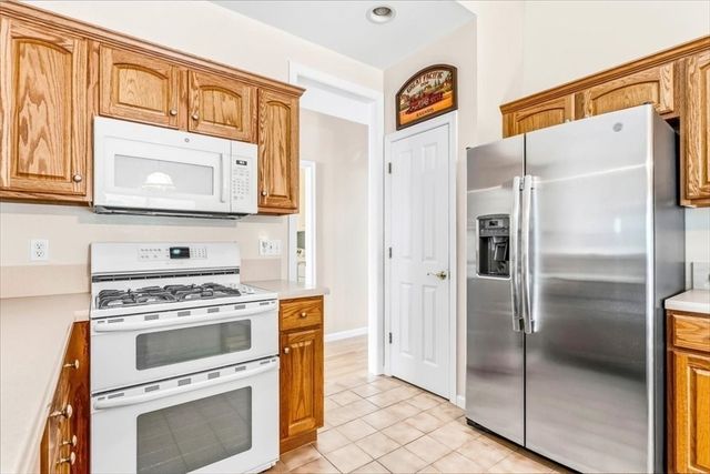 27 Cross Wind, Plymouth, MA 02360