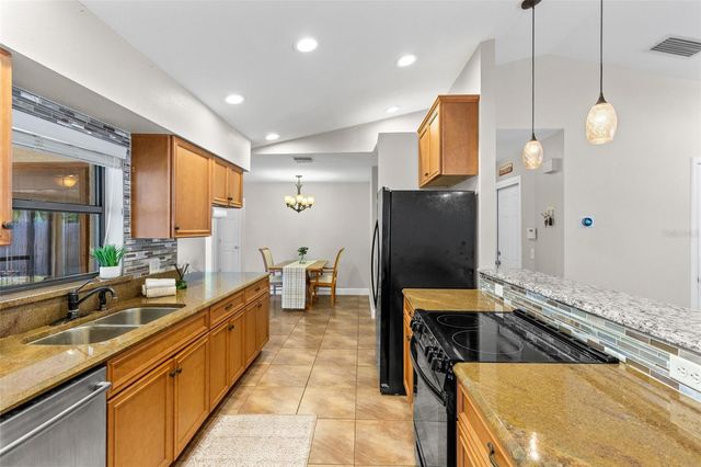 1049 DISHMAN LOOP, Oviedo, FL 32765