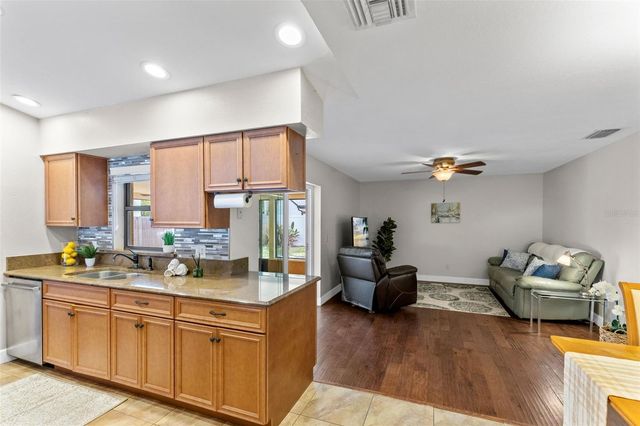 1049 DISHMAN LOOP, Oviedo, FL 32765