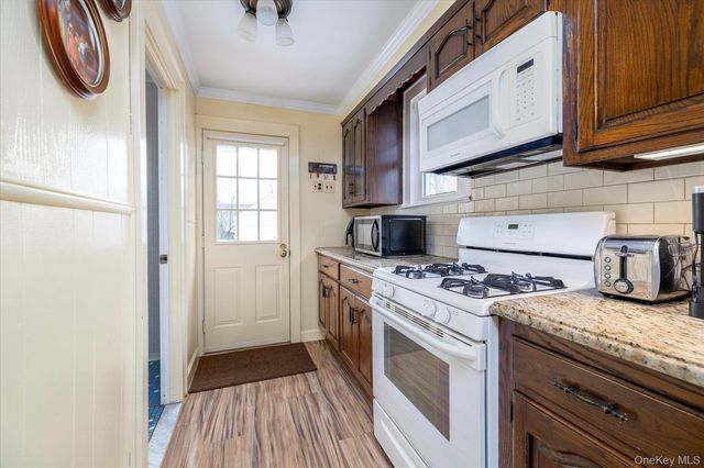 16 Denton Court, Rockville Centre, NY 11570