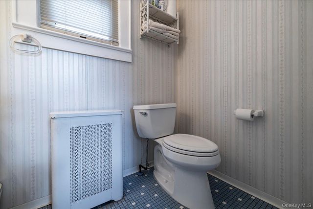 16 Denton Court, Rockville Centre, NY 11570