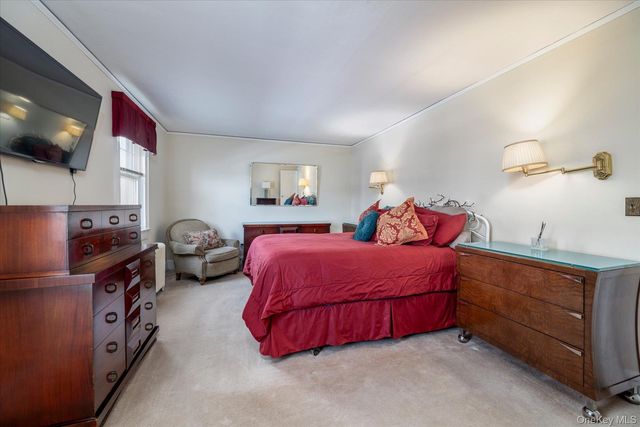 16 Denton Court, Rockville Centre, NY 11570