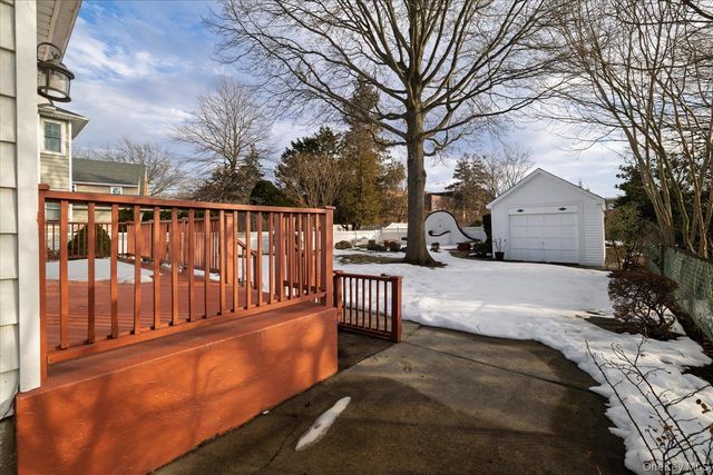 16 Denton Court, Rockville Centre, NY 11570