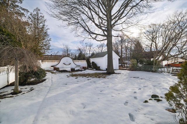 16 Denton Court, Rockville Centre, NY 11570