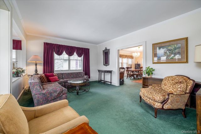 16 Denton Court, Rockville Centre, NY 11570