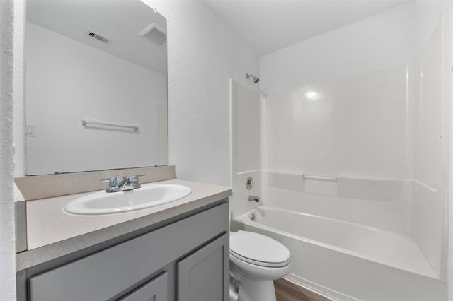 14506 Broadbury Pond Road, Rosharon, TX 77583