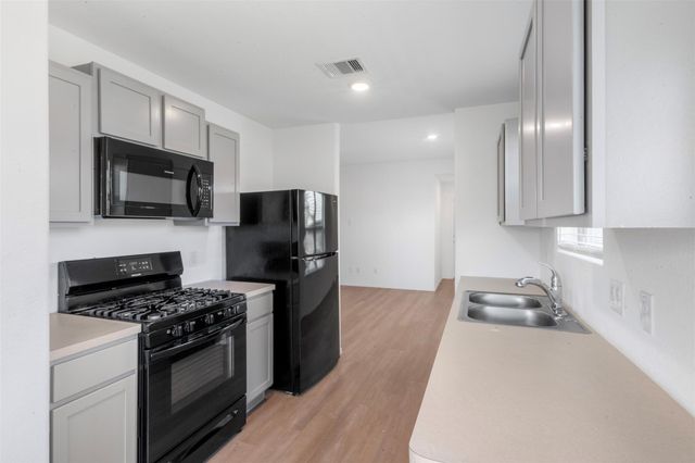 14506 Broadbury Pond Road, Rosharon, TX 77583