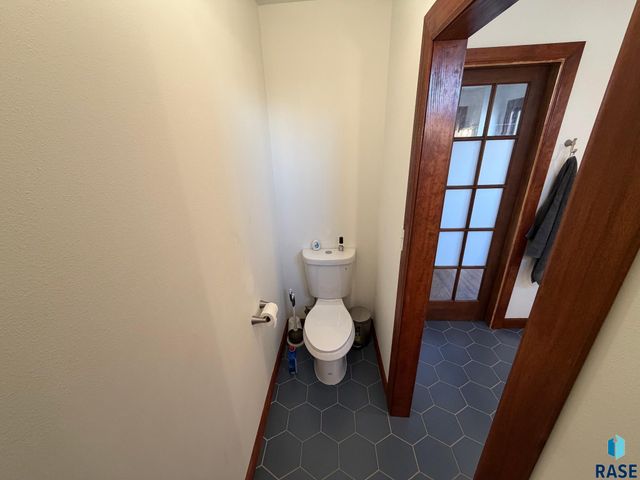 1114 S 6th Ave Avenue, Sioux Falls, SD 57105