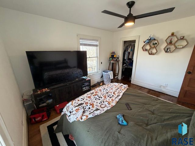 1114 S 6th Ave Avenue, Sioux Falls, SD 57105