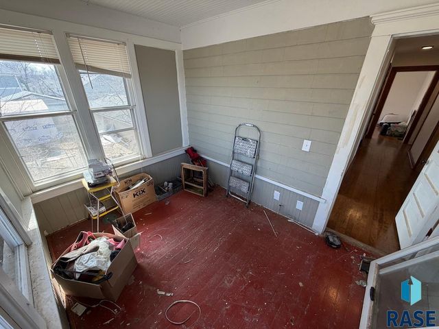 1114 S 6th Ave Avenue, Sioux Falls, SD 57105