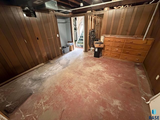 1114 S 6th Ave Avenue, Sioux Falls, SD 57105