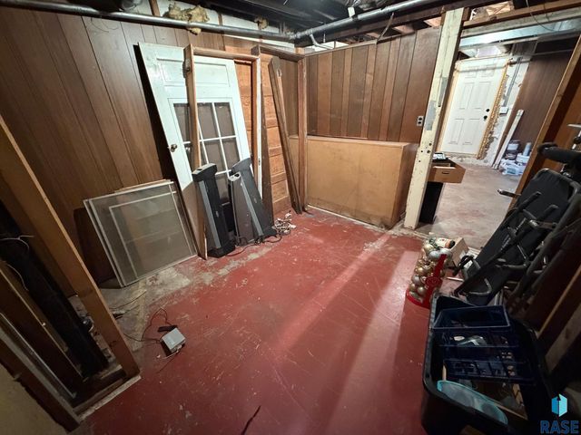 1114 S 6th Ave Avenue, Sioux Falls, SD 57105