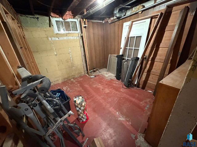 1114 S 6th Ave Avenue, Sioux Falls, SD 57105