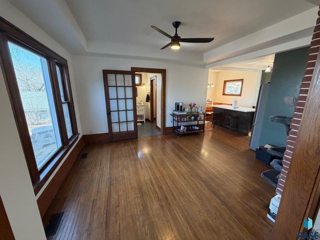 1114 S 6th Ave Avenue, Sioux Falls, SD 57105