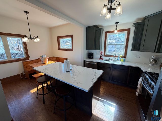 1114 S 6th Ave Avenue, Sioux Falls, SD 57105