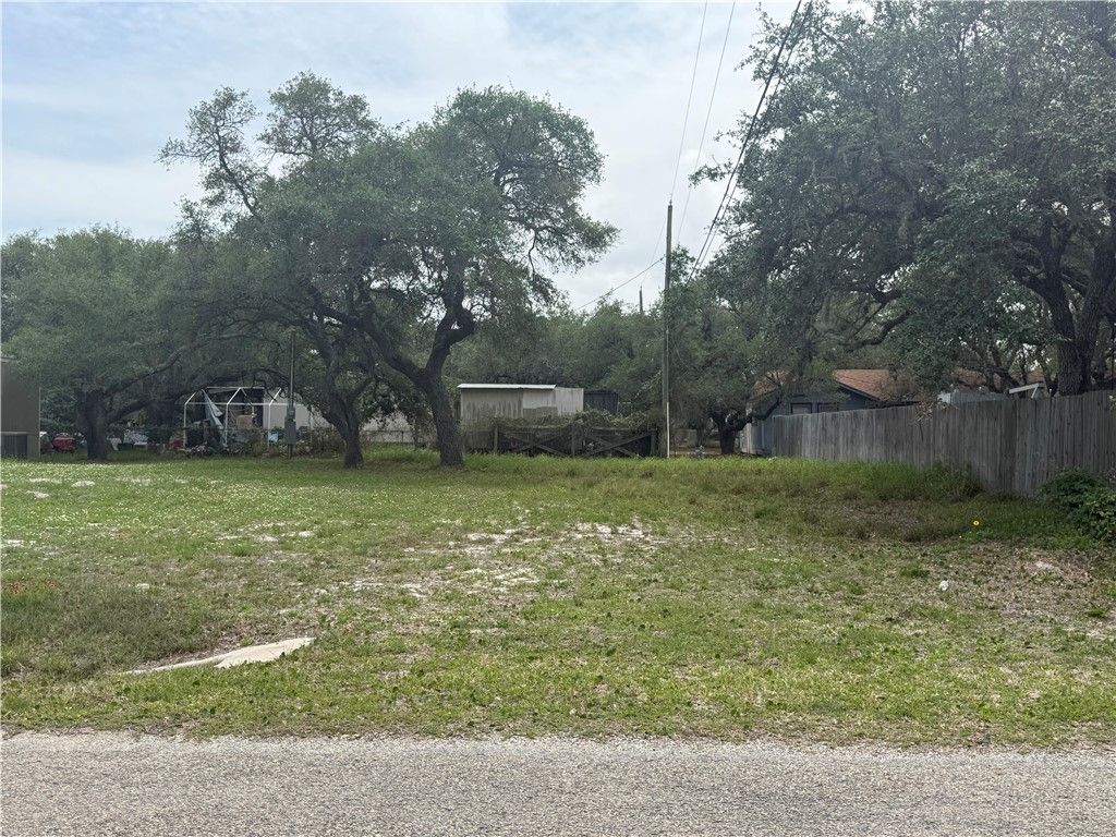 2007 Mallard Dr, Rockport, TX 78382 — exterior