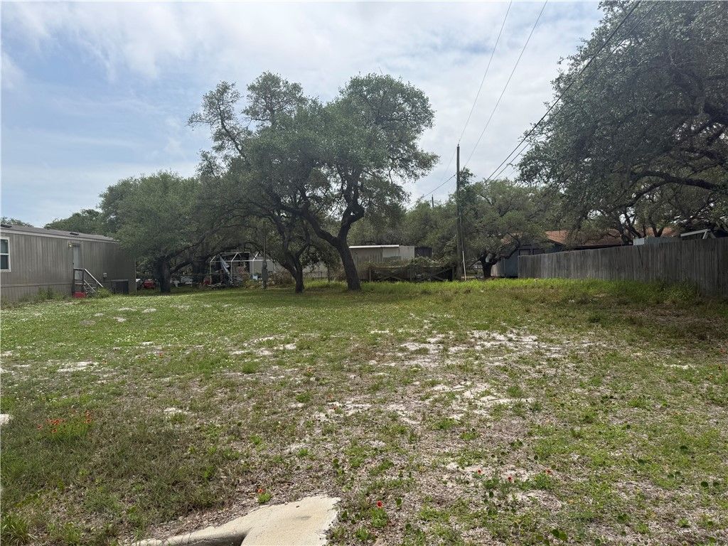 2007 Mallard Dr, Rockport, TX 78382 — photo 2
