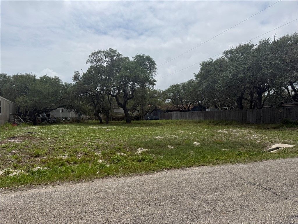 2007 Mallard Dr, Rockport, TX 78382 — photo 4