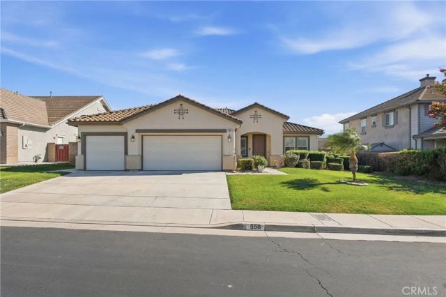 558 Calderone, Corona, CA 92879