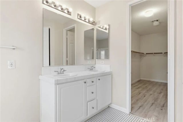 558 Calderone, Corona, CA 92879