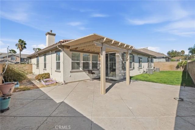 558 Calderone, Corona, CA 92879
