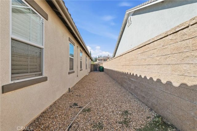 558 Calderone, Corona, CA 92879