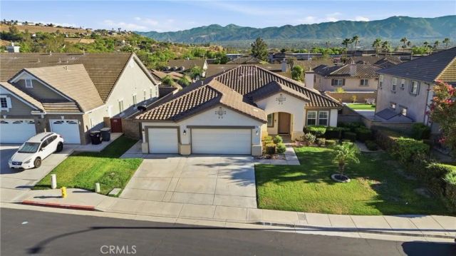 558 Calderone, Corona, CA 92879