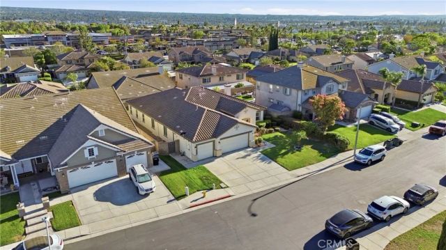 558 Calderone, Corona, CA 92879