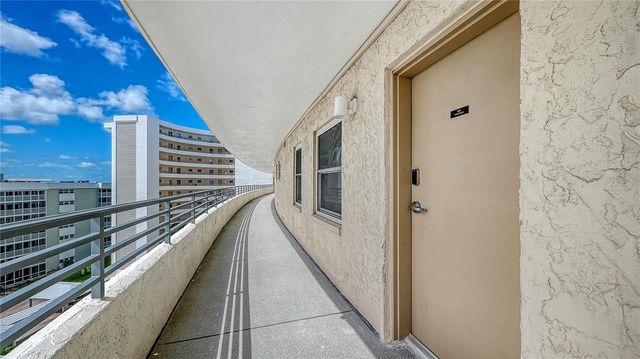 6300 MIDNIGHT PASS ROAD 809, Sarasota, FL 34242