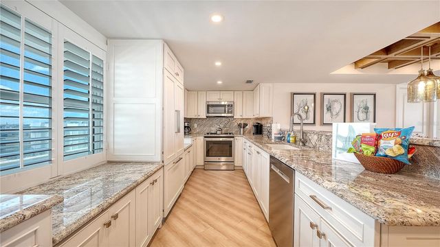6300 MIDNIGHT PASS ROAD 809, Sarasota, FL 34242