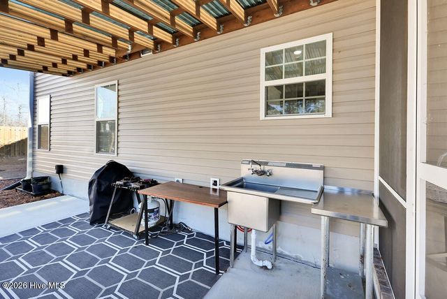 7165 Old Stump Drive SE, Leland, NC 28451