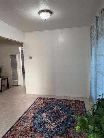 3636 27th Ave, Sacramento, CA 95820