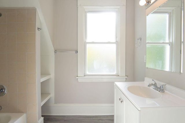 1606 Concordia Avenue, Saint Paul, MN 55104